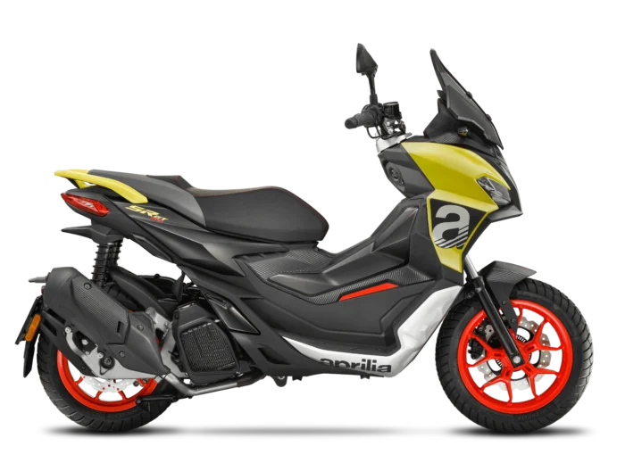 Aprilia SR GT Sport 200 street gold