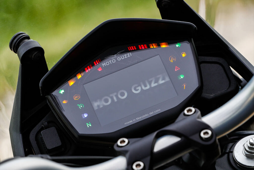 moto guzzi display